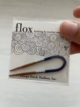 Load image into Gallery viewer, Floops Stitch Markers Flox - Flexible Multi-Tool for Crochet and Knitting